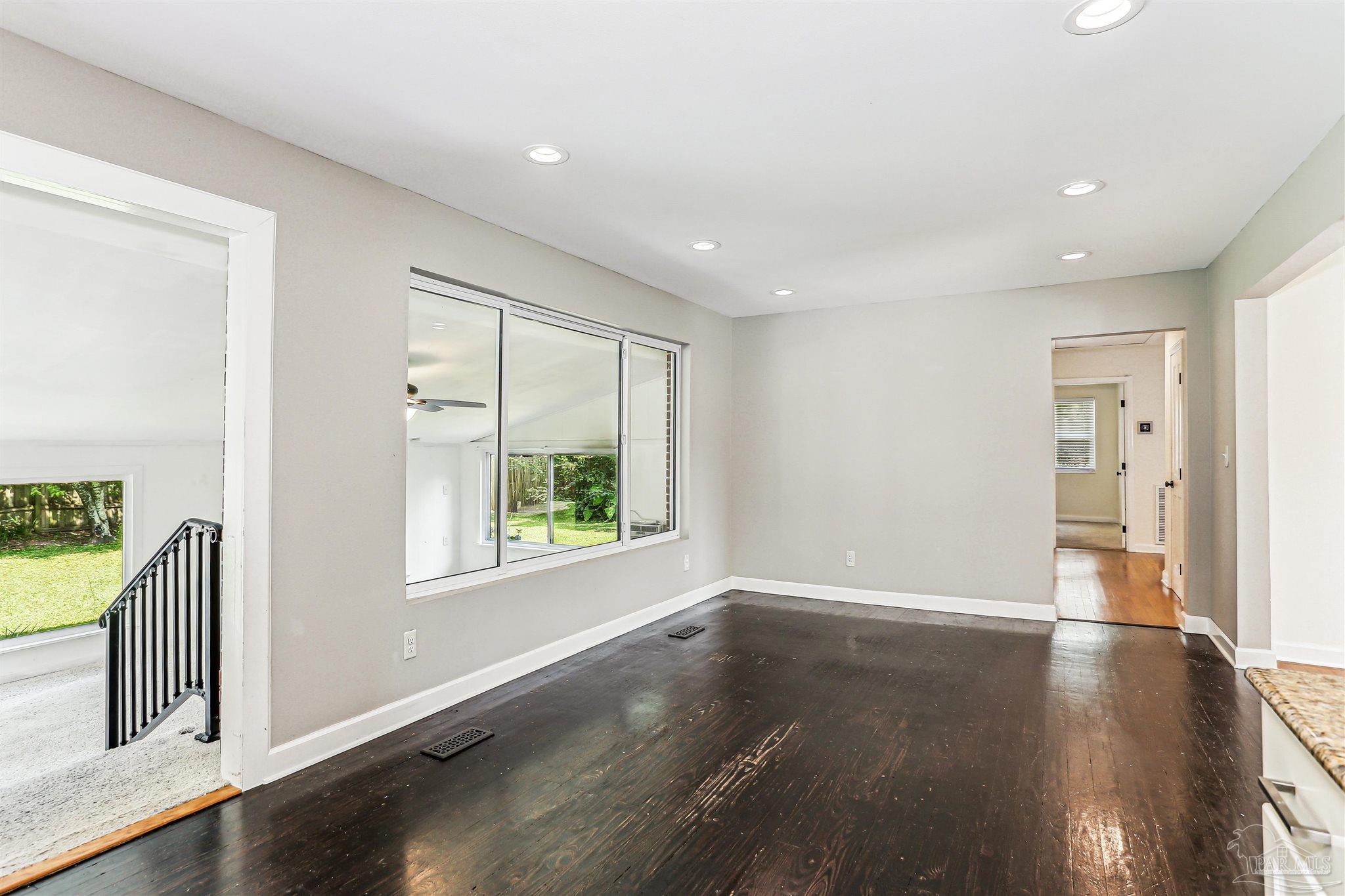 320 Gamarra Road Pensacola, FL 32503 - Photo 13 of 32