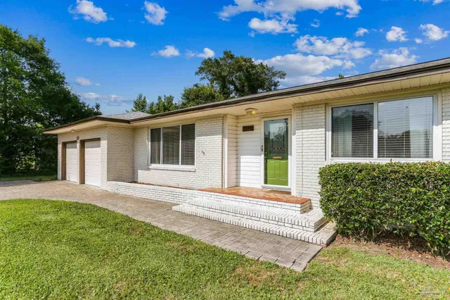 $385,000 | 320 Gamarra Road, Pensacola, FL 32503