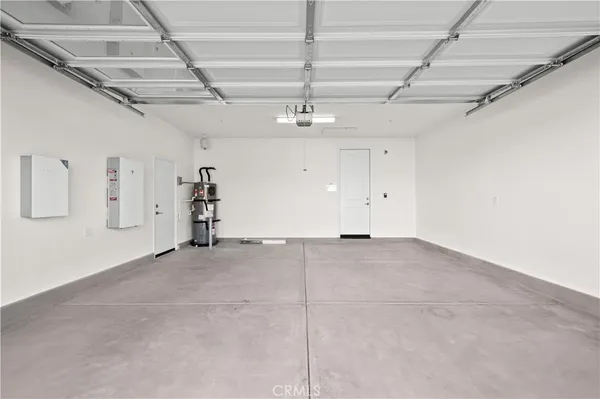 a view of a livingroom with a ceiling fan