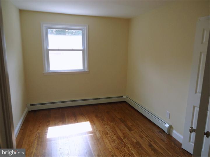 419 Penn Lane Springfield, PA 19064 - Photo 14 of 16 Bedroom 3