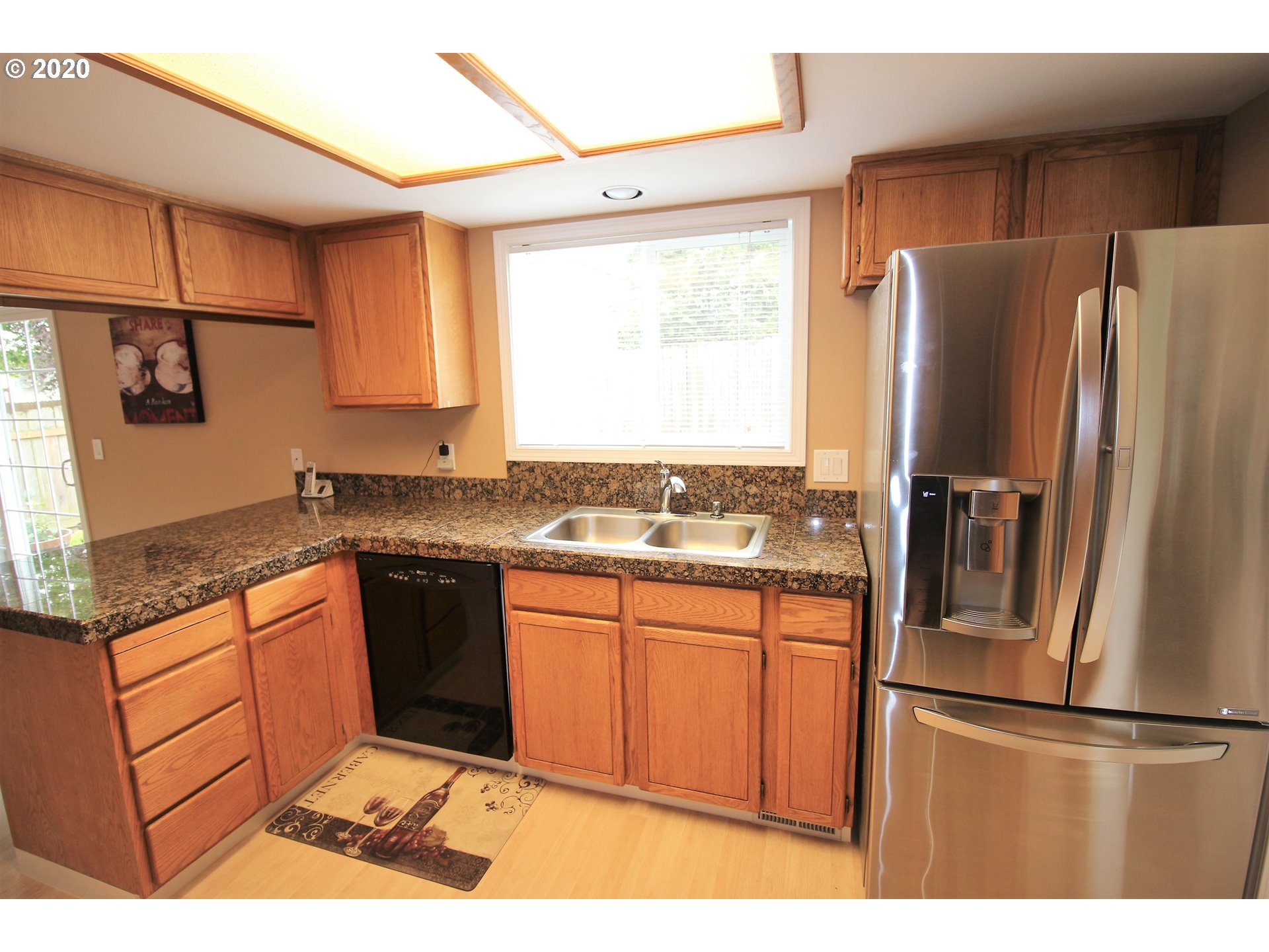 16119 Southwest El Rancho Court Beaverton, OR 97007 - Photo 13 of 26 Gallery Image 13