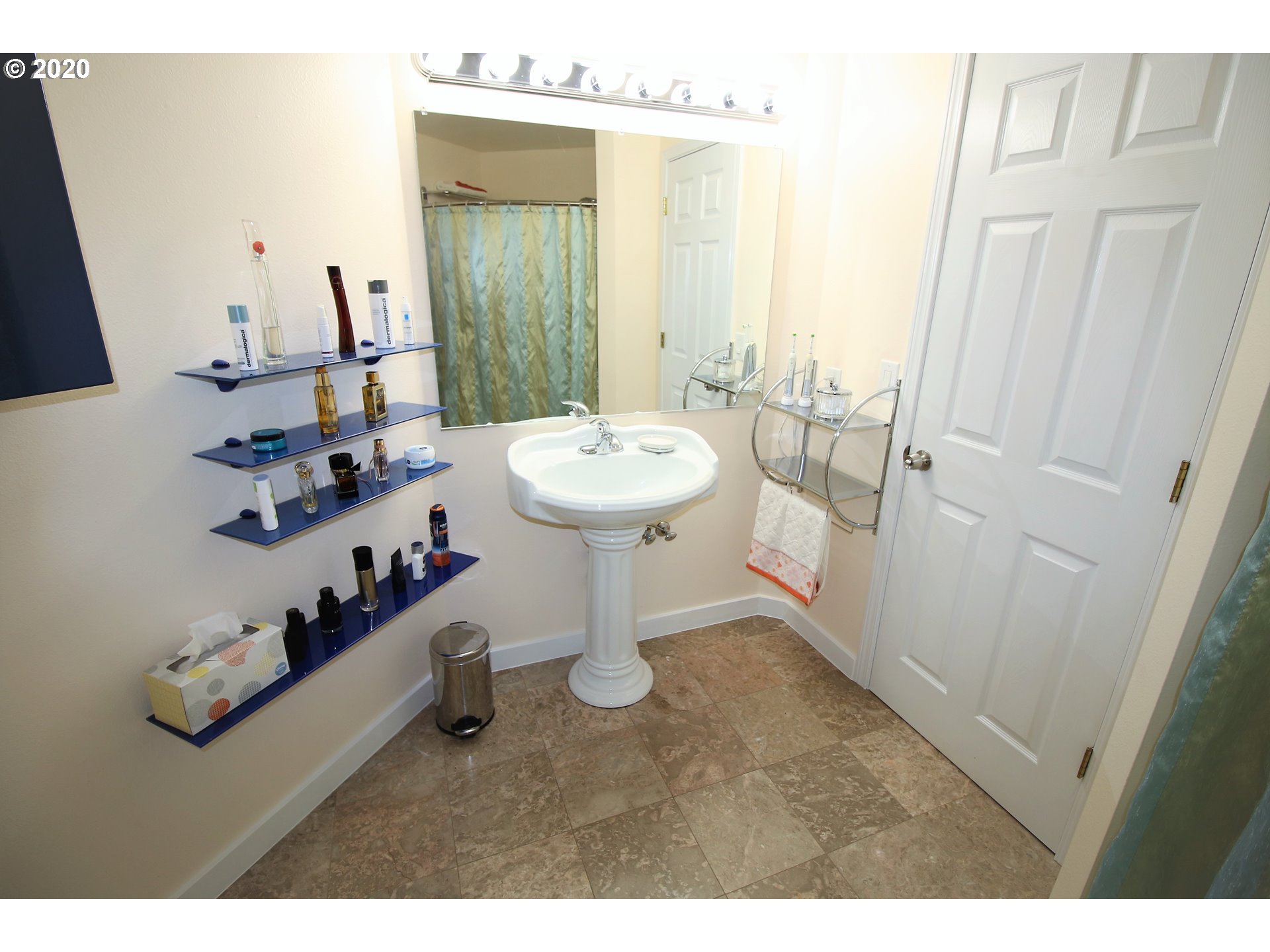 16119 Southwest El Rancho Court Beaverton, OR 97007 - Photo 18 of 26 Gallery Image 18