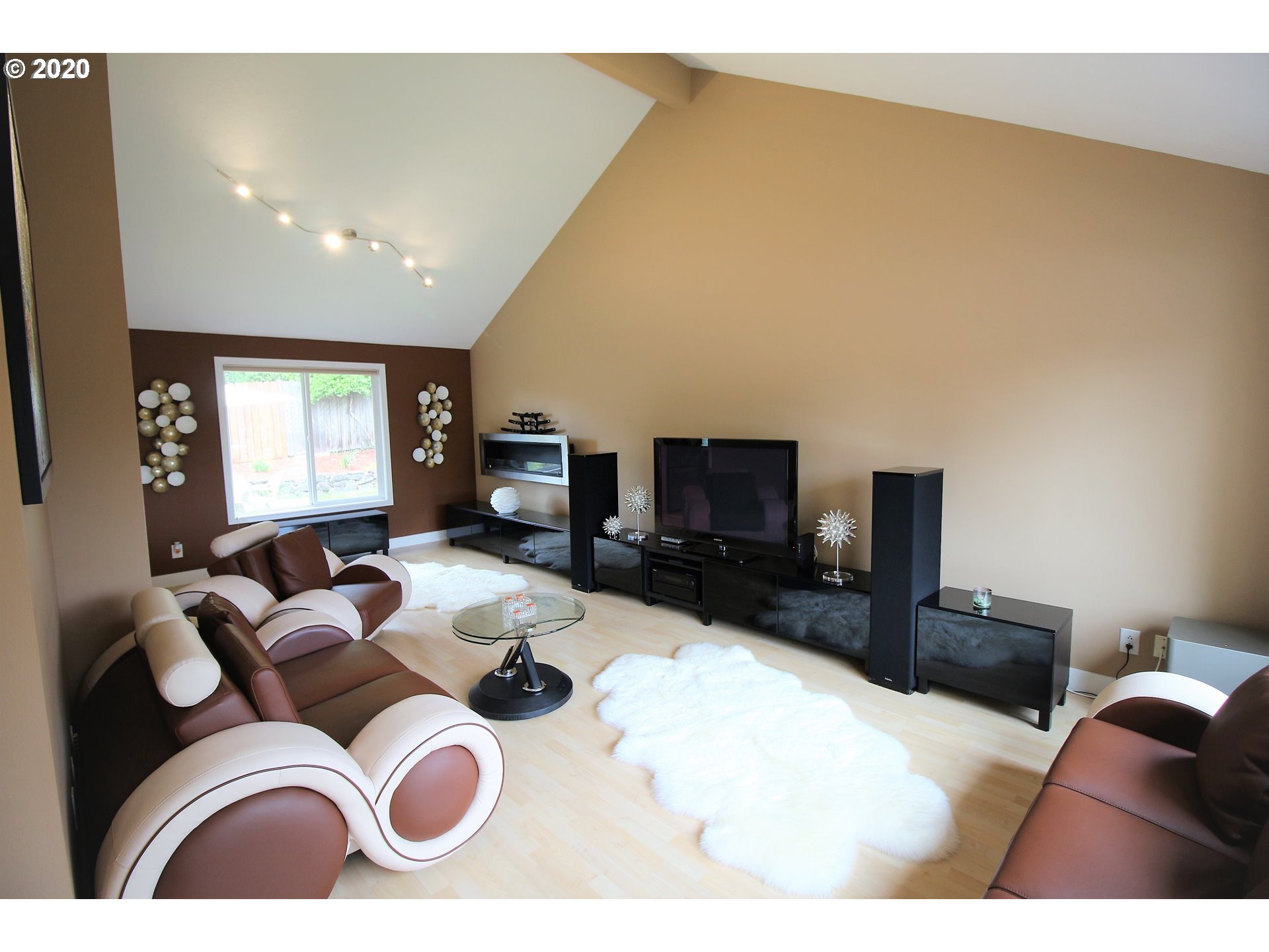16119 Southwest El Rancho Court Beaverton, OR 97007 - Photo 5 of 26 Gallery Image 5