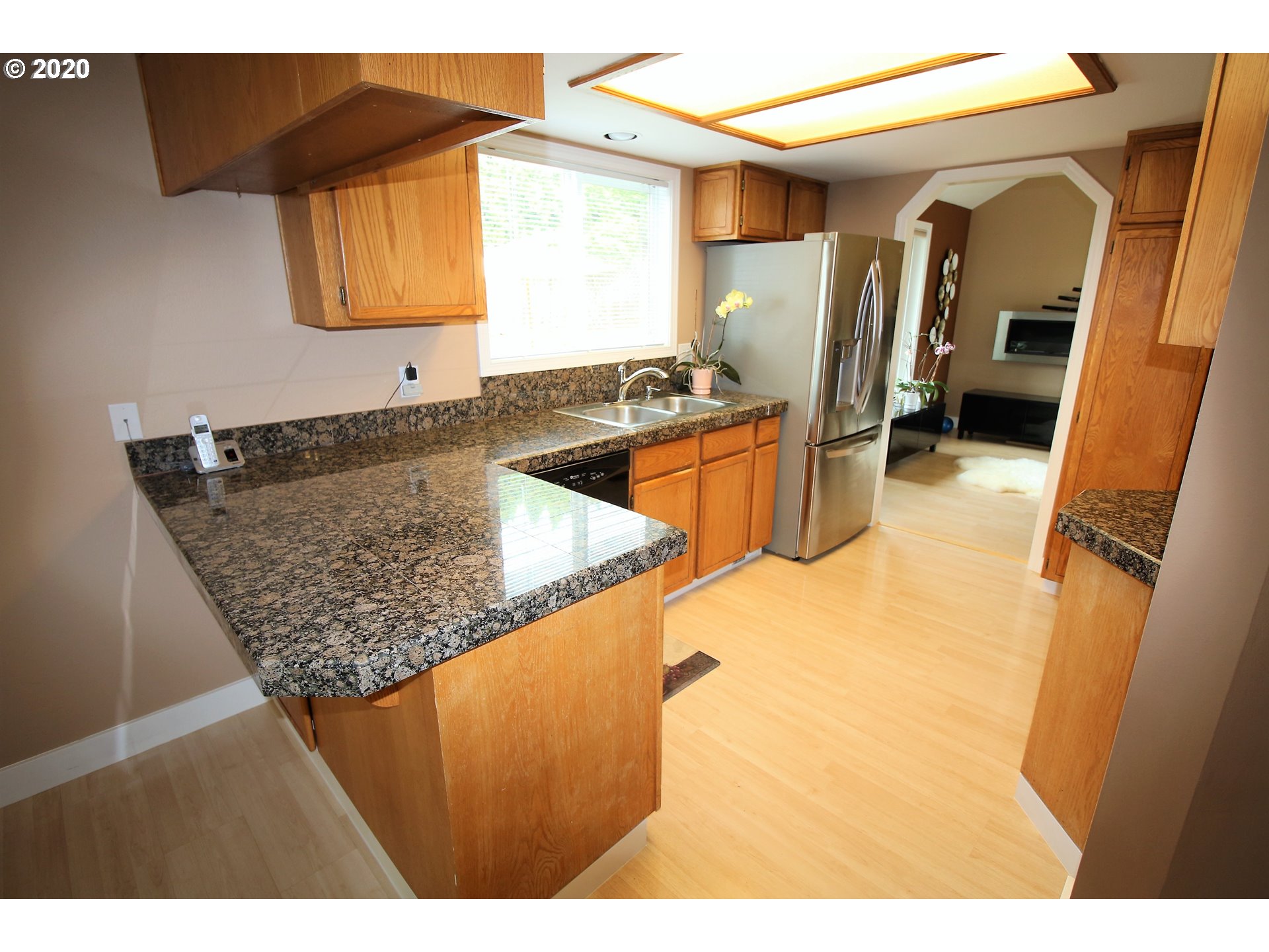 16119 Southwest El Rancho Court Beaverton, OR 97007 - Photo 10 of 26 Gallery Image 10