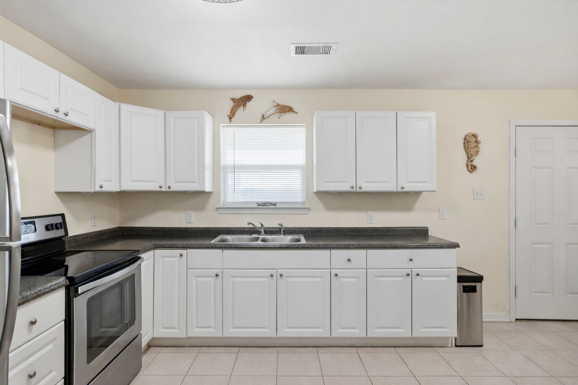 16522 John Silver Road Galveston, TX 77554 - Photo 7 of 26