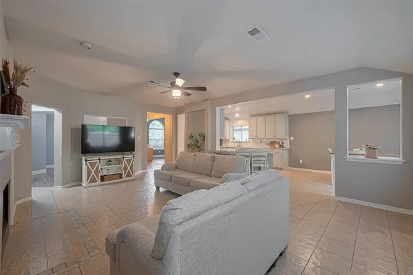 $2,500 | 119 Genesee Ridge Drive, The Woodlands, TX 77385