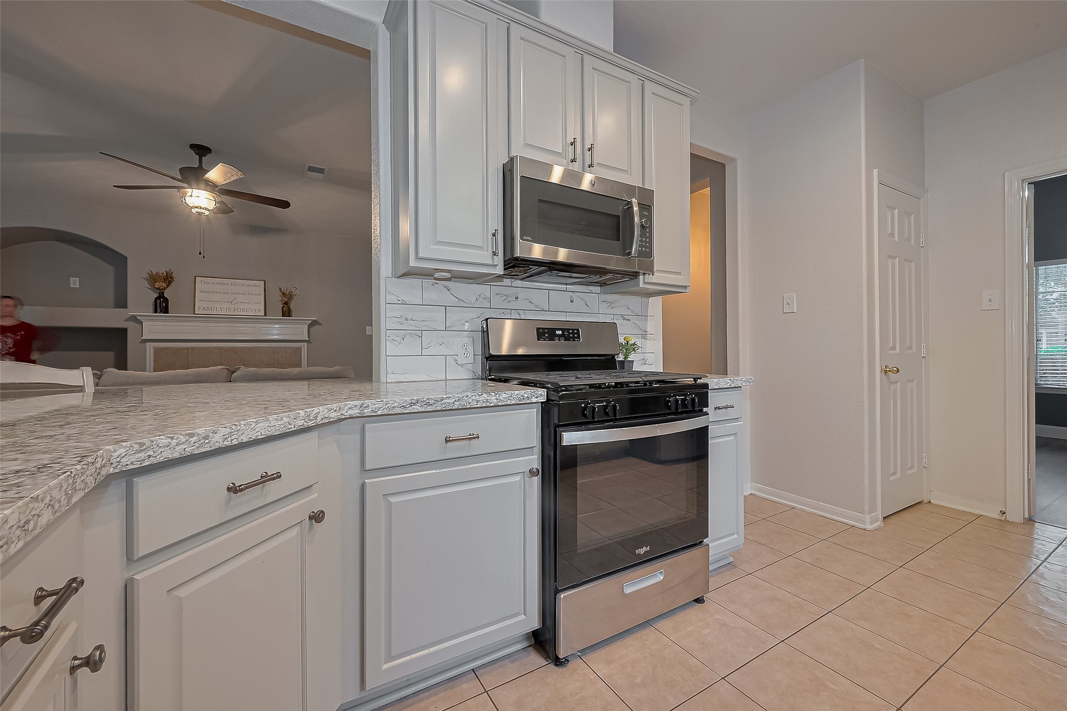 119 Genesee Ridge Drive The Woodlands, TX 77385 - Photo 17 of 32 Another view of Kitchen