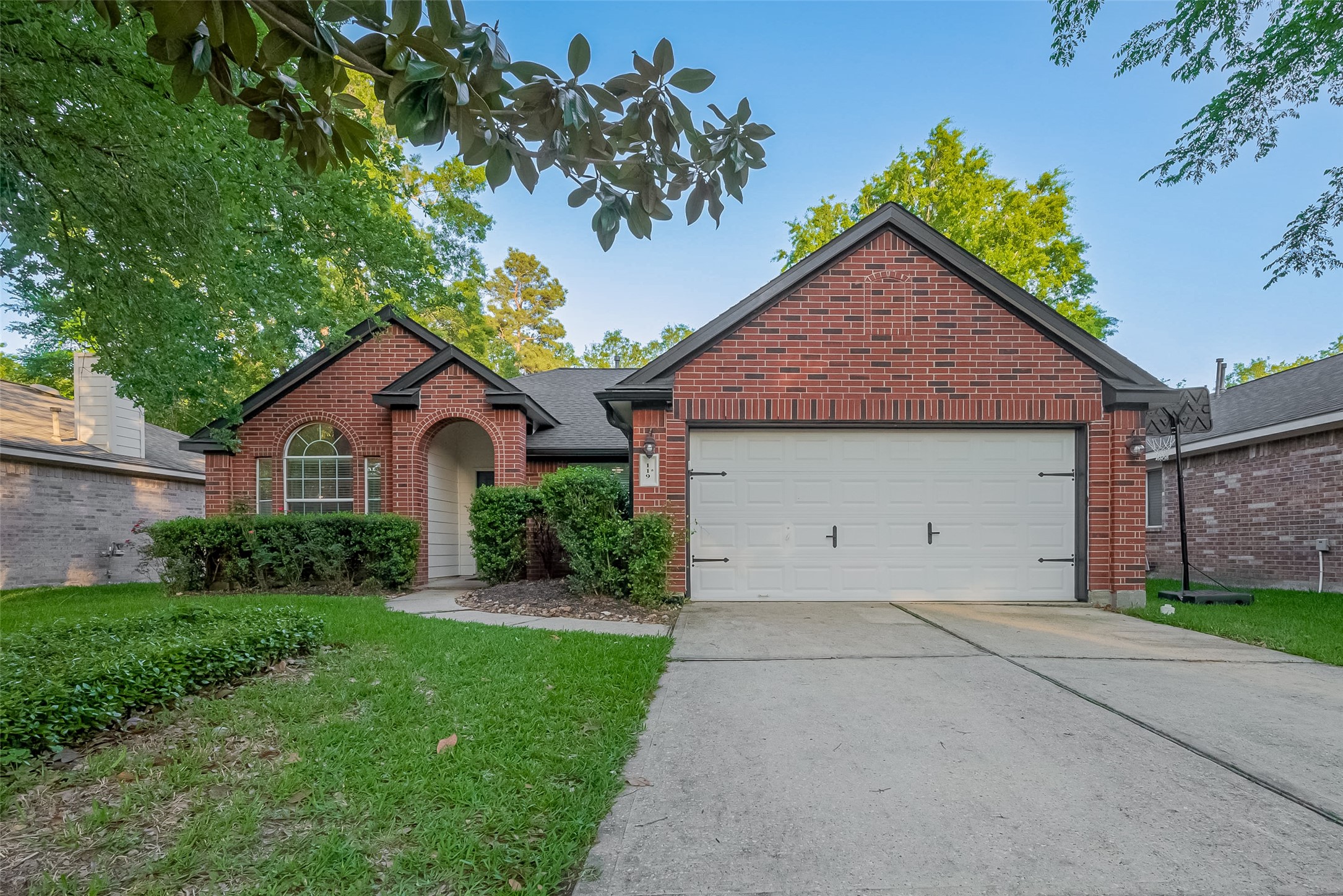 119 Genesee Ridge Drive The Woodlands, TX 77385 - Photo 2 of 32 Front View