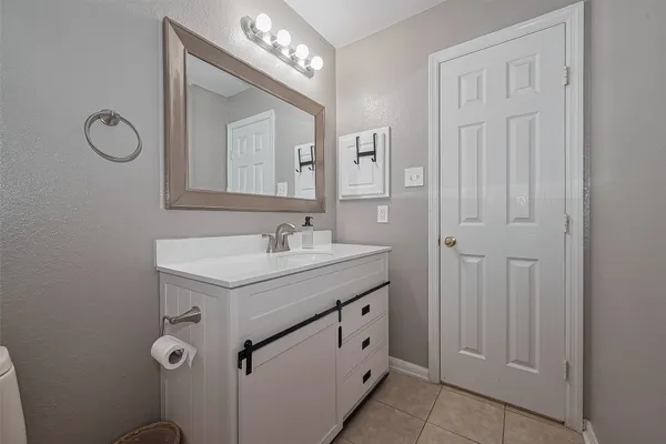 $2,500 | 119 Genesee Ridge Drive, The Woodlands, TX 77385