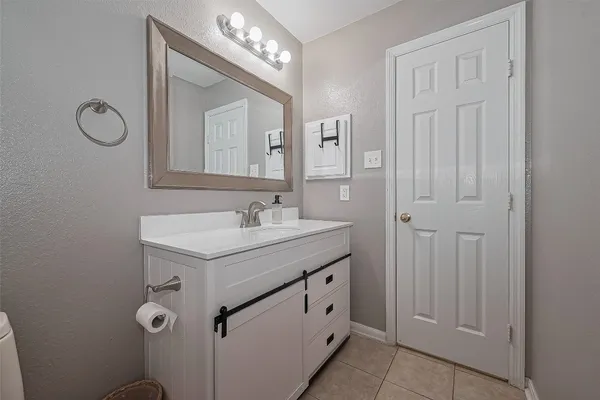 $2,500 | 119 Genesee Ridge Drive, The Woodlands, TX 77385