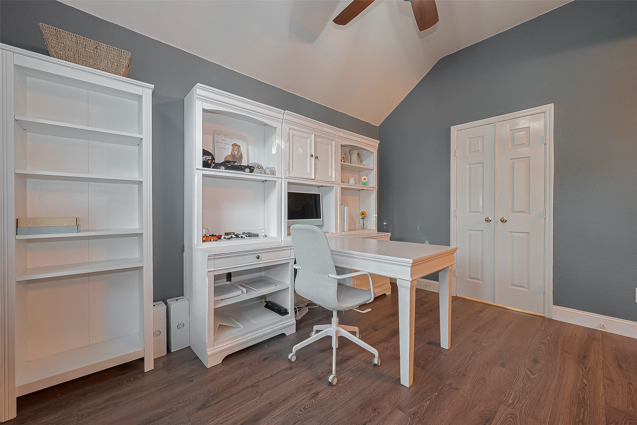 119 Genesee Ridge Drive The Woodlands, TX 77385 - Photo 5 of 32 Formal Dining or Office Space