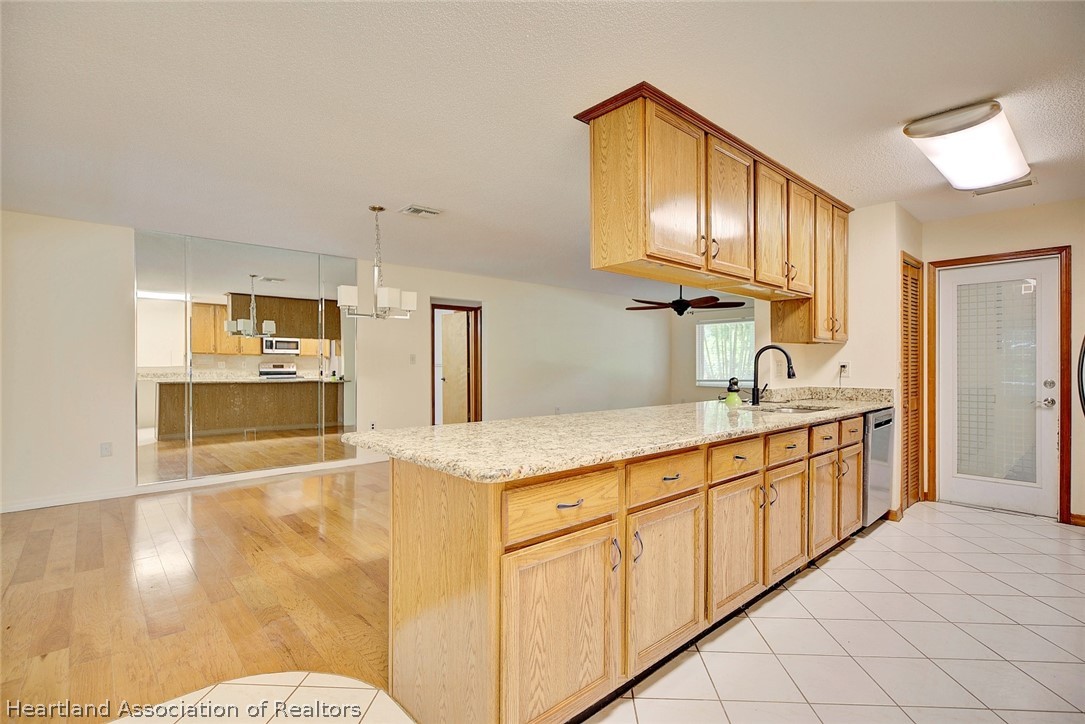 5712 Wolf Road Sebring, FL 33875 - Photo 9 of 42 Gallery Image 9