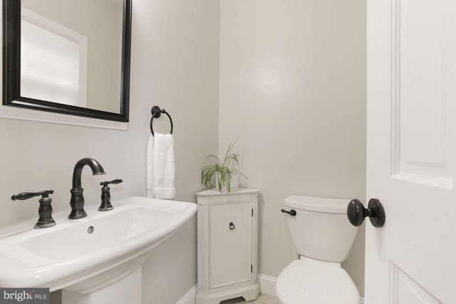 $1,365,000 | 425 East Columbia Street, Falls Church, VA 22046