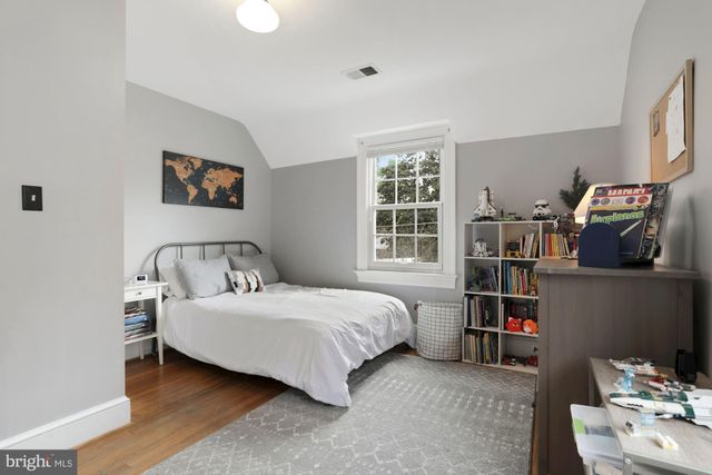 $1,365,000 | 425 East Columbia Street, Falls Church, VA 22046