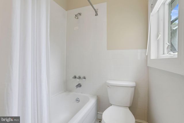 $1,365,000 | 425 East Columbia Street, Falls Church, VA 22046