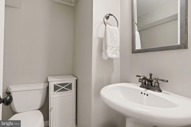 $1,365,000 | 425 East Columbia Street, Falls Church, VA 22046