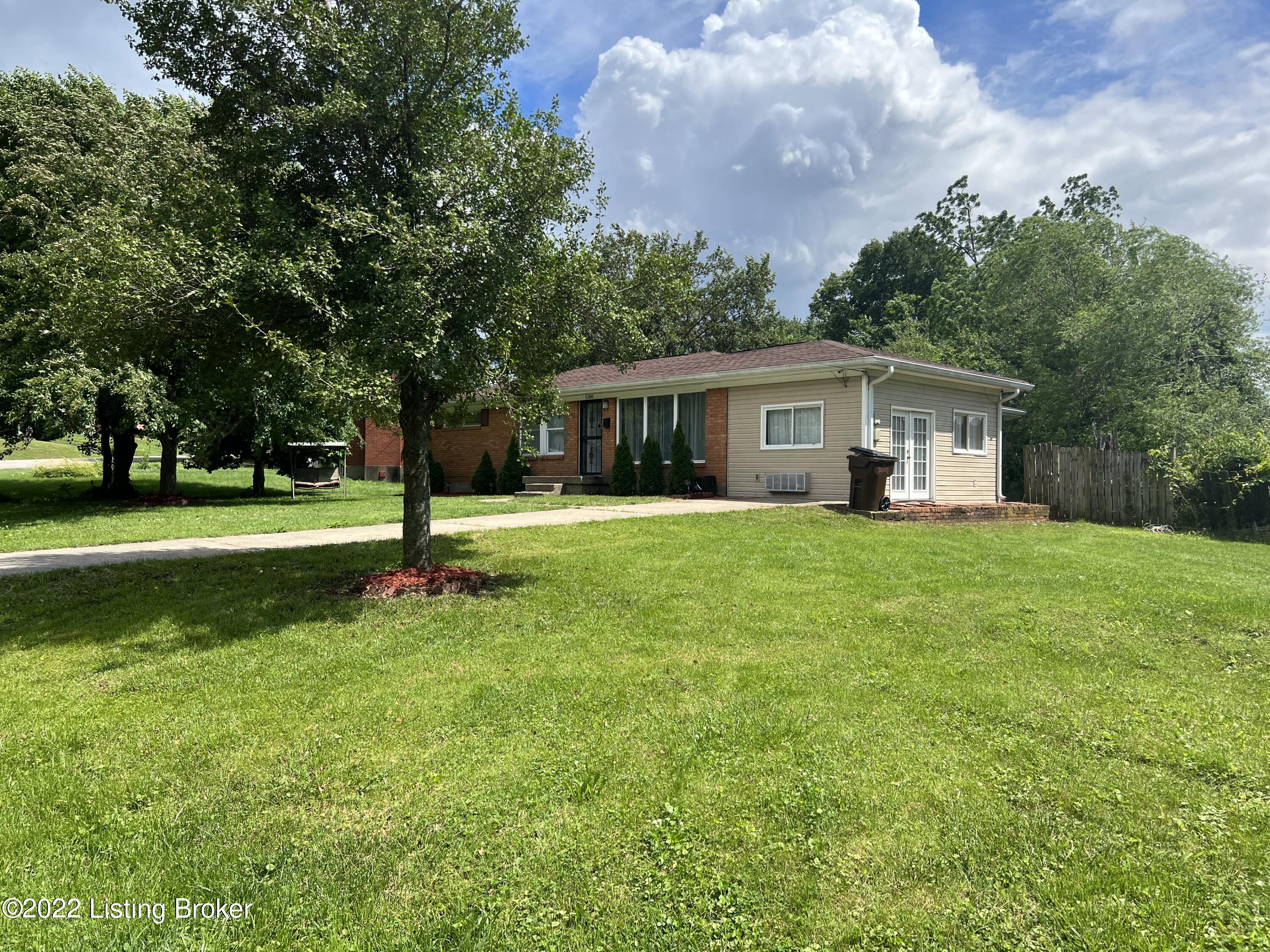 5300 Layne Road Louisville, KY 40219 - Photo 2 of 28 6ABFEF93-2331-4554-AD80-2CFFF3096F29