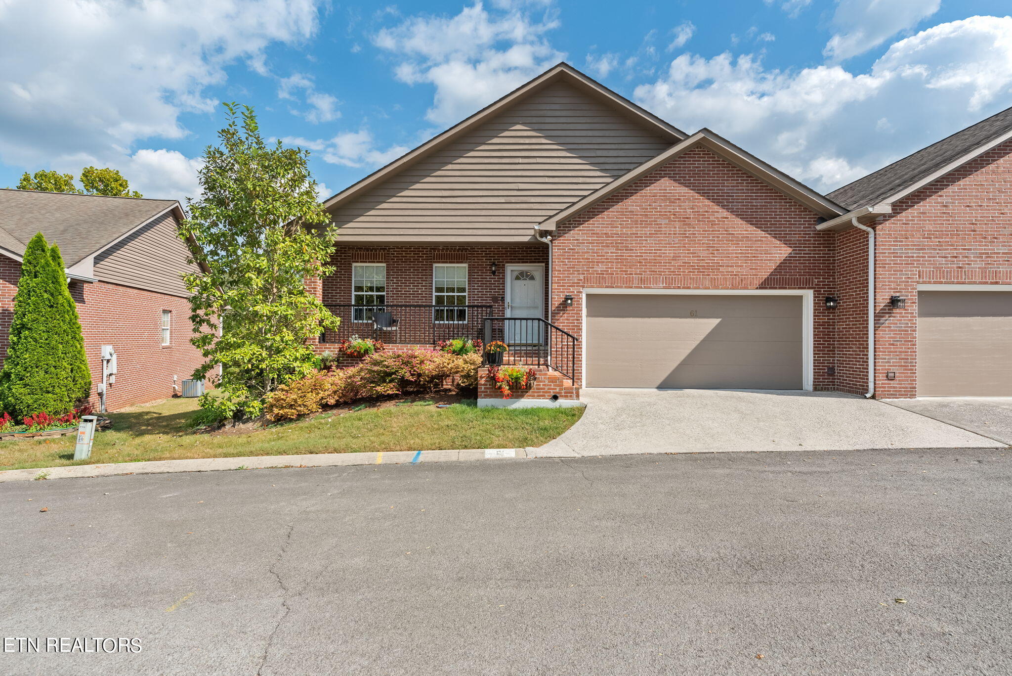61 Riverview Drive Oak Ridge, TN 37830 - Photo 1 of 46 1-web-or-mls-Rvrvw61 (124)