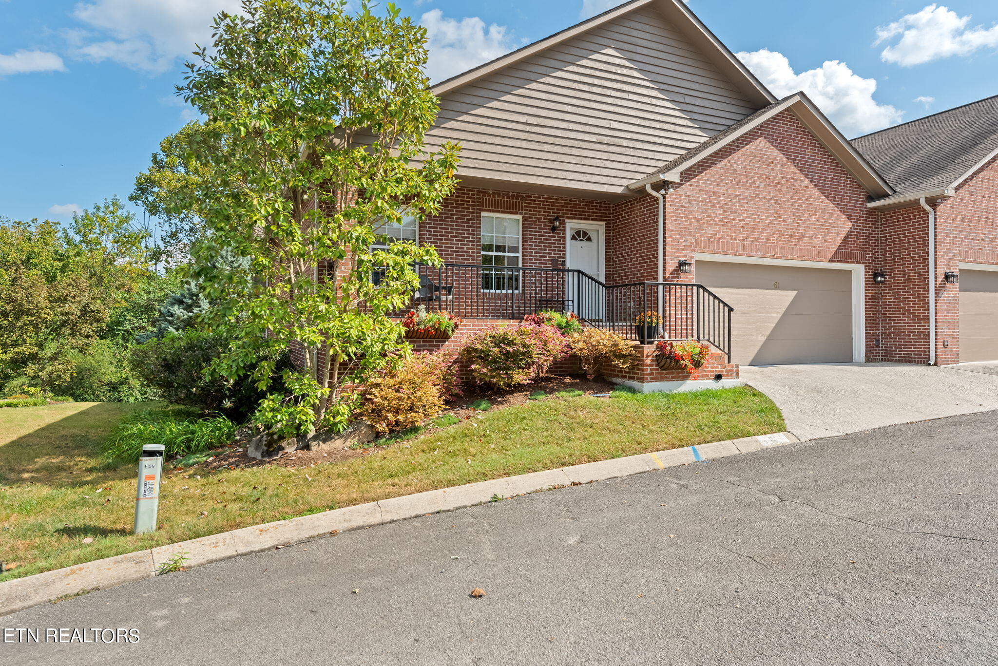 61 Riverview Drive Oak Ridge, TN 37830 - Photo 2 of 46 2-web-or-mls-Rvrvw61 (127)