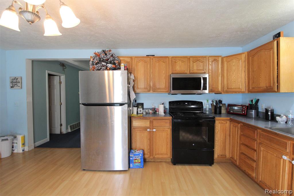 5125 Reynolds Road Marlette, MI 48453 - Photo 11 of 38