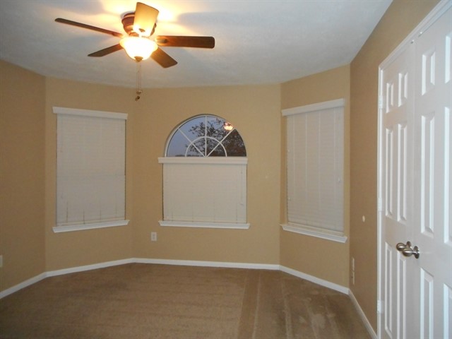 8302 Hardy Elm Street Spring, TX 77379 - Photo 10 of 15 Gallery Image 10