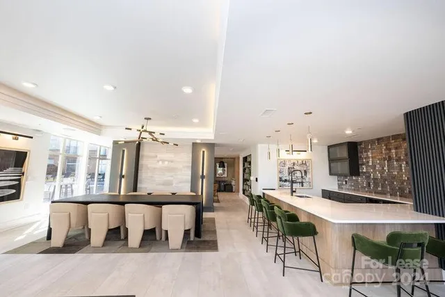 $1,731 | 425 West Trade Street, Unit 1GR, Charlotte, NC 28202