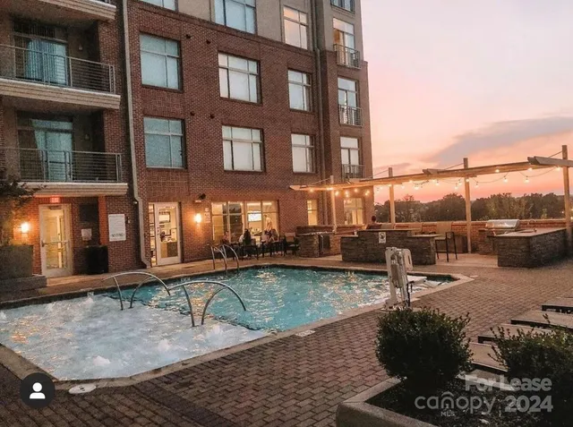 $1,731 | 425 West Trade Street, Unit 1GR, Charlotte, NC 28202