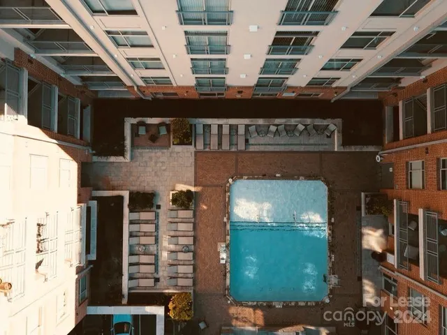 $1,731 | 425 West Trade Street, Unit 1GR, Charlotte, NC 28202