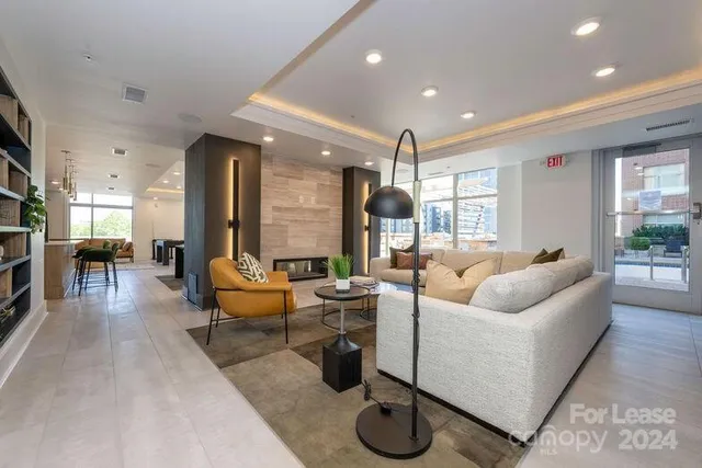 $1,731 | 425 West Trade Street, Unit 1GR, Charlotte, NC 28202