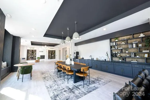 $1,731 | 425 West Trade Street, Unit 1GR, Charlotte, NC 28202