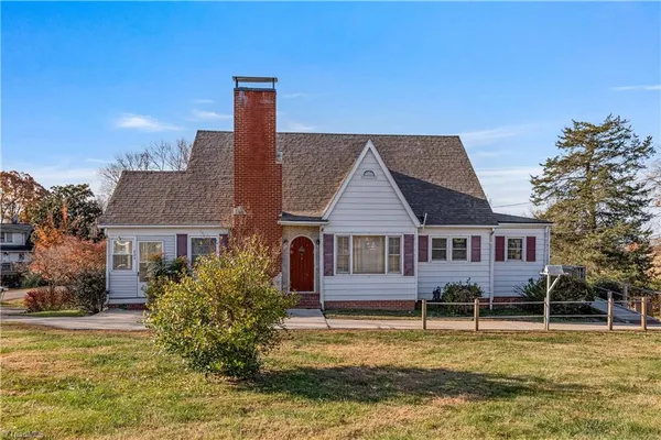 $259,000 | 624 East 52 Bypass, Pilot Mountain, NC 27041