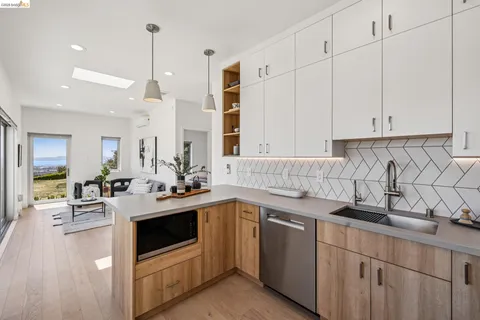 $4,125,000 | 14001 Skyline Boulevard, Oakland, CA 94619