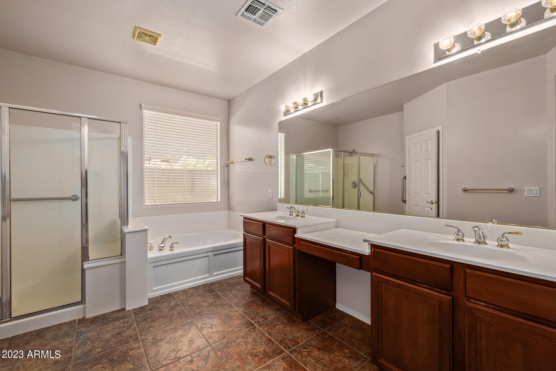 3367 East Hopkins Road Gilbert, AZ 85295 - Photo 26 of 55 16 owner's suite