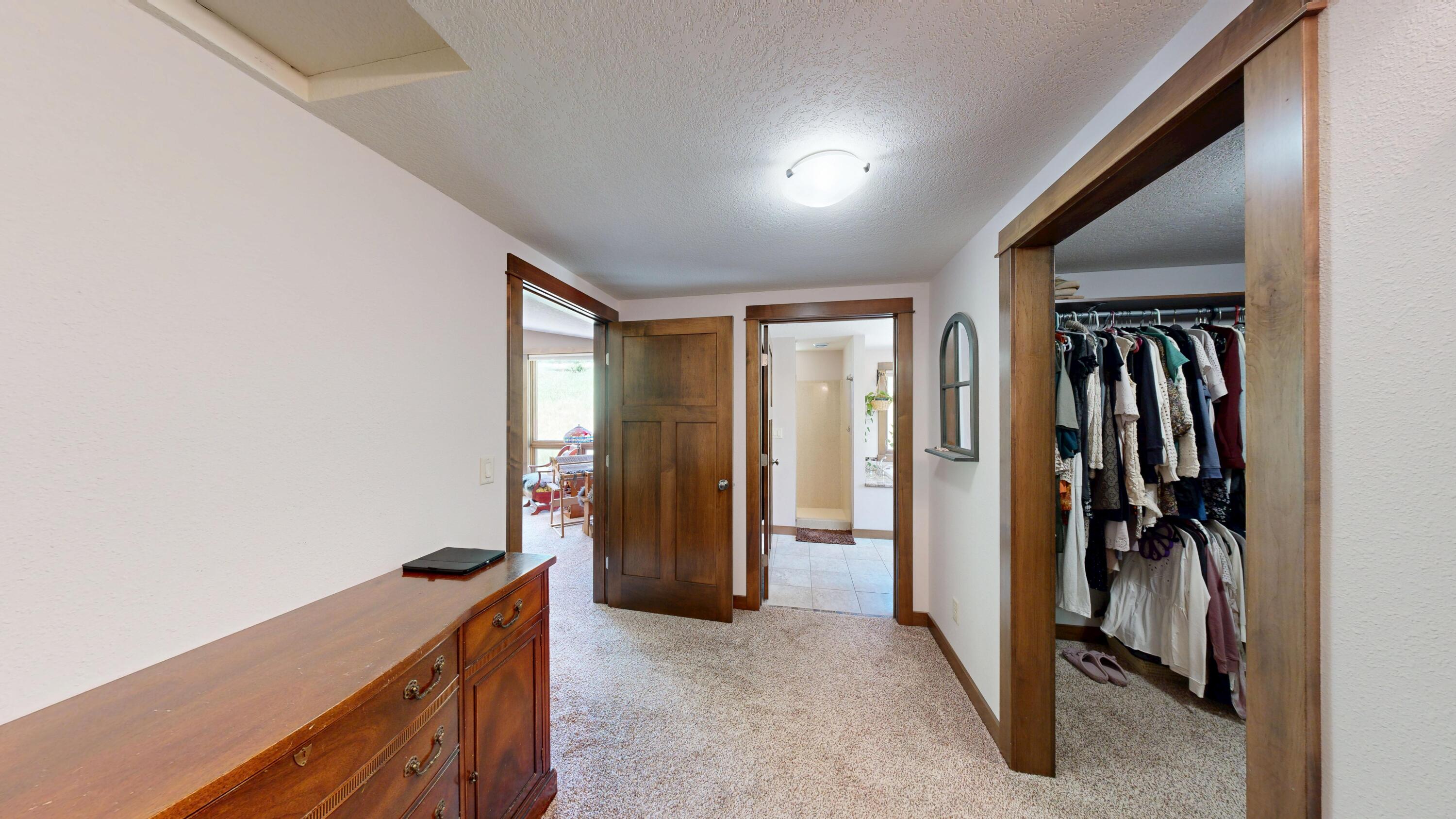 580 Skunk Hollow Road La Crescent, MN 55947 - Photo 24 of 83 MBR Closet/Bonus area