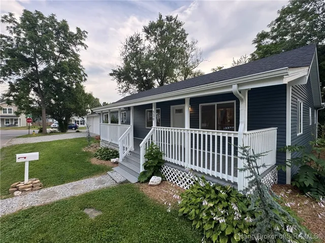 $227,400 | 330 Marshall Drive, Charlestown, IN 47111