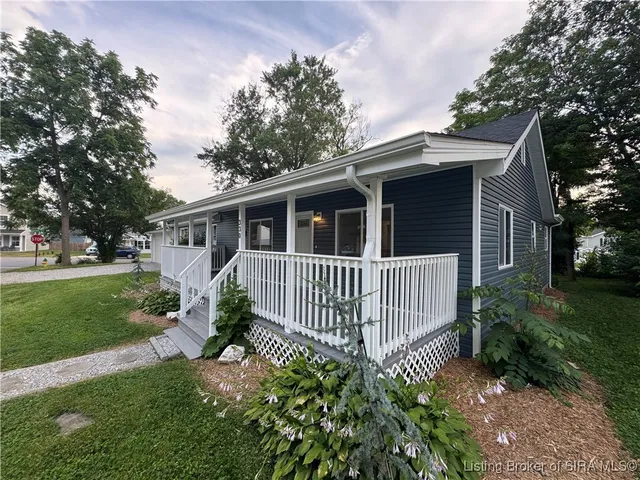 $227,400 | 330 Marshall Drive, Charlestown, IN 47111