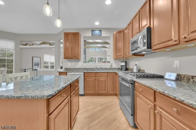 $775,000 | 15 Dorset Drive, Hackettstown, NJ 07840