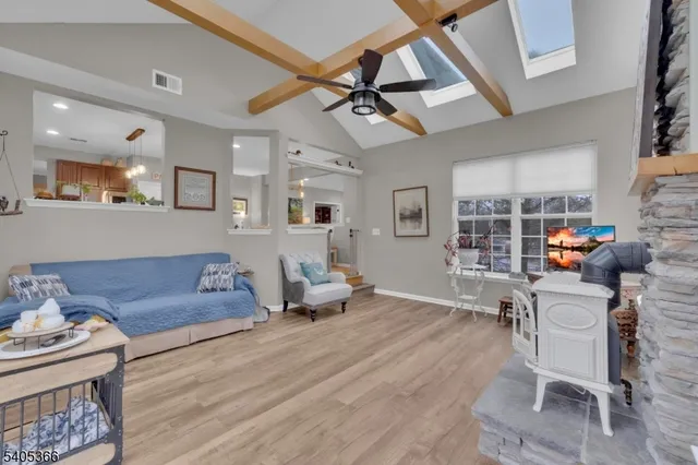 $775,000 | 15 Dorset Drive, Hackettstown, NJ 07840