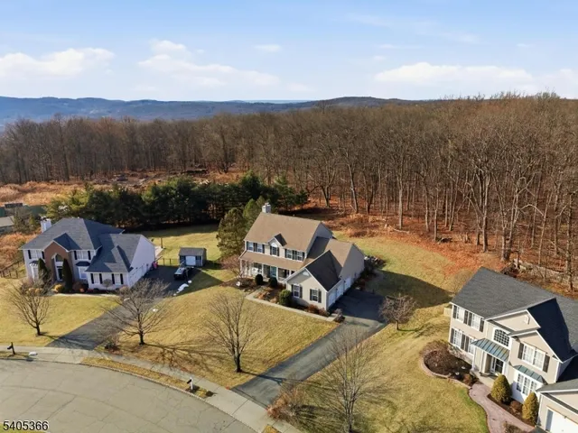 $775,000 | 15 Dorset Drive, Hackettstown, NJ 07840