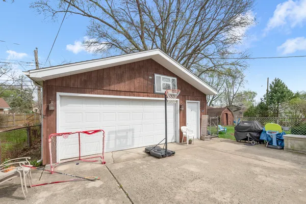 $339,900 | 15017 Sunset Avenue, Oak Forest, IL 60452