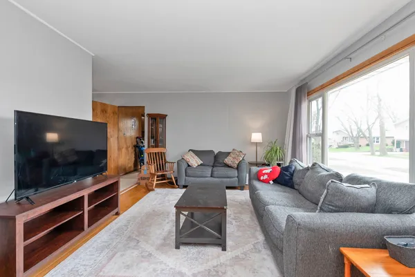 $339,900 | 15017 Sunset Avenue, Oak Forest, IL 60452
