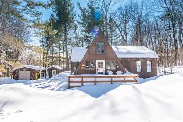 $549,000 | 13 Yodeling Lane, West Dover, VT 05356