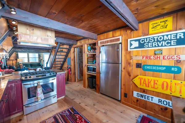 $549,000 | 13 Yodeling Lane, West Dover, VT 05356