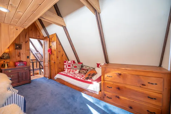 $549,000 | 13 Yodeling Lane, West Dover, VT 05356