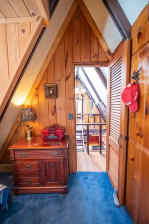 $549,000 | 13 Yodeling Lane, West Dover, VT 05356