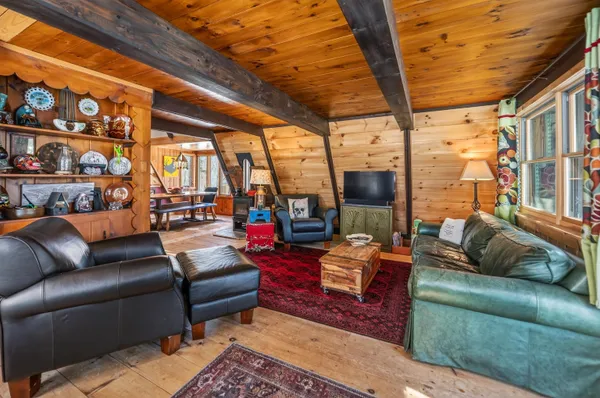 $549,000 | 13 Yodeling Lane, West Dover, VT 05356