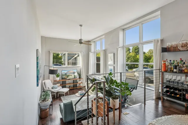 $195,000 | 215 7th Street Northeast, Unit 209, Minneapolis, MN 55413