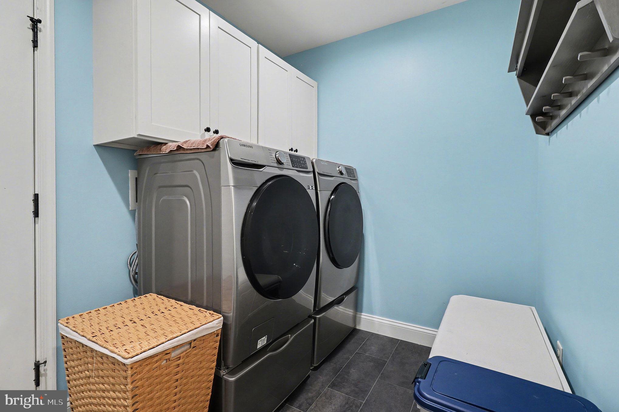 467 Hamilton Court Manheim, PA 17545 - Photo 13 of 48 a room with a washer and dryer