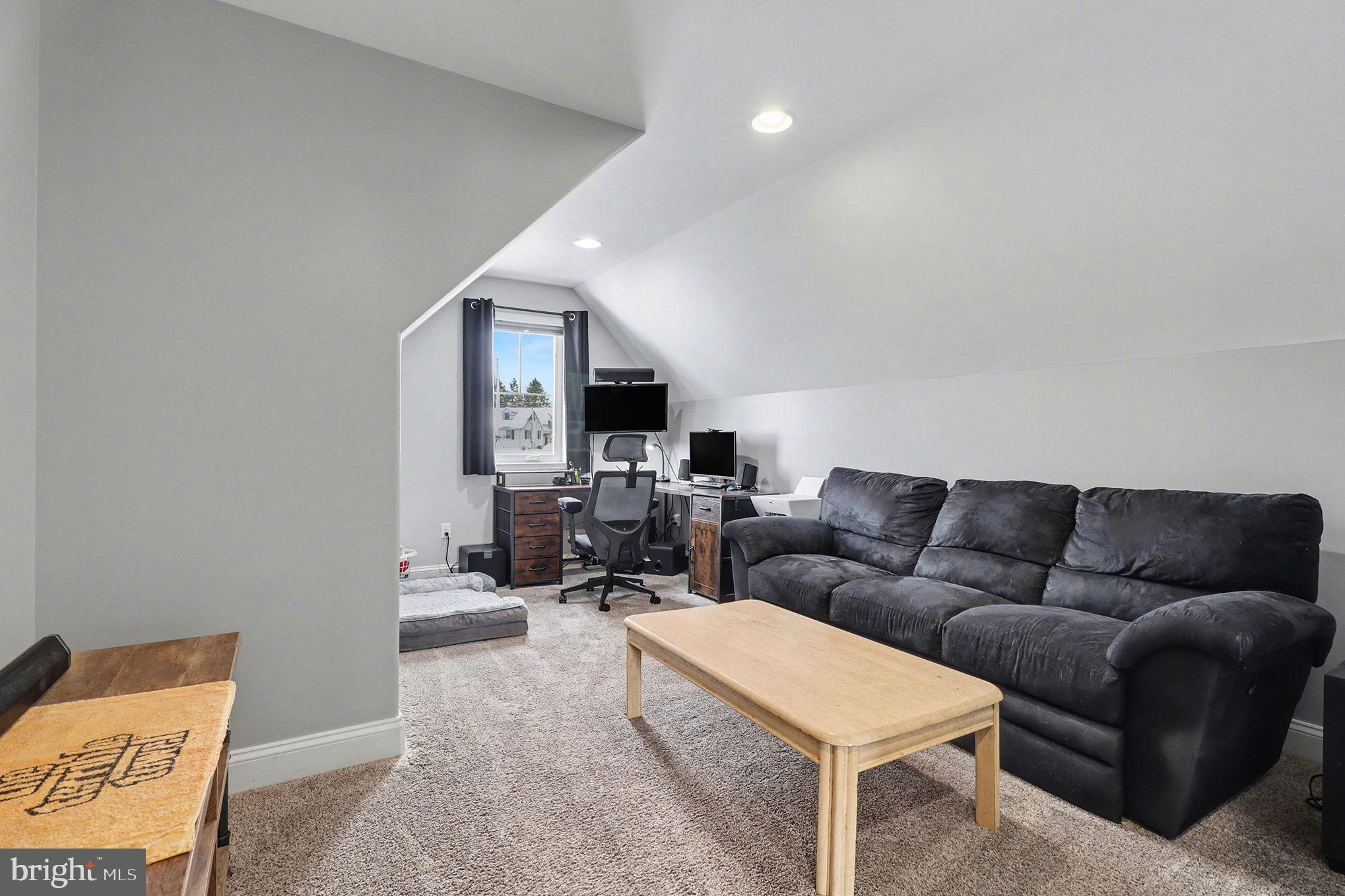 467 Hamilton Court Manheim, PA 17545 - Photo 27 of 48 a living room with furniture and a couch