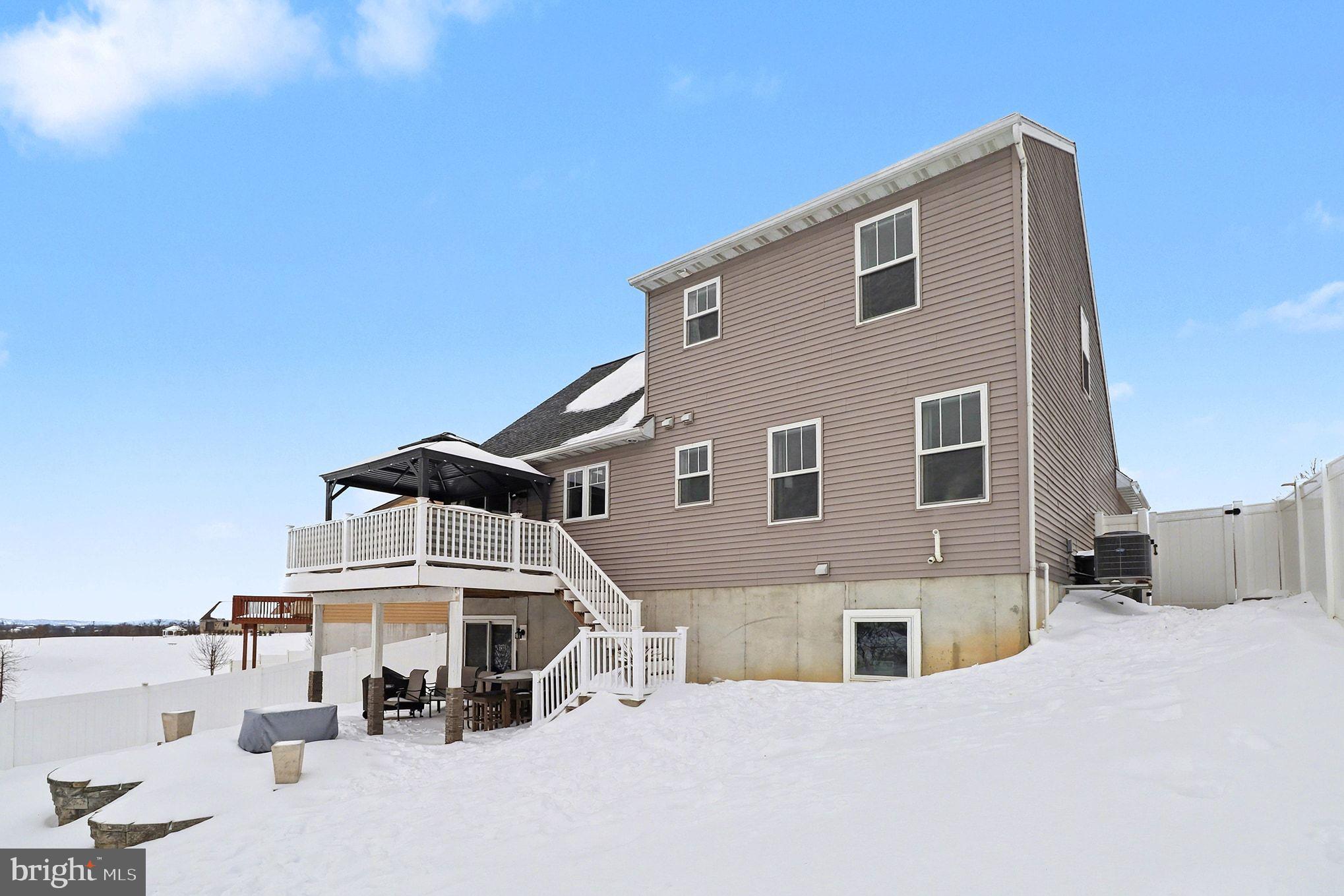 467 Hamilton Court Manheim, PA 17545 - Photo 39 of 48 a front view of a house with a yard